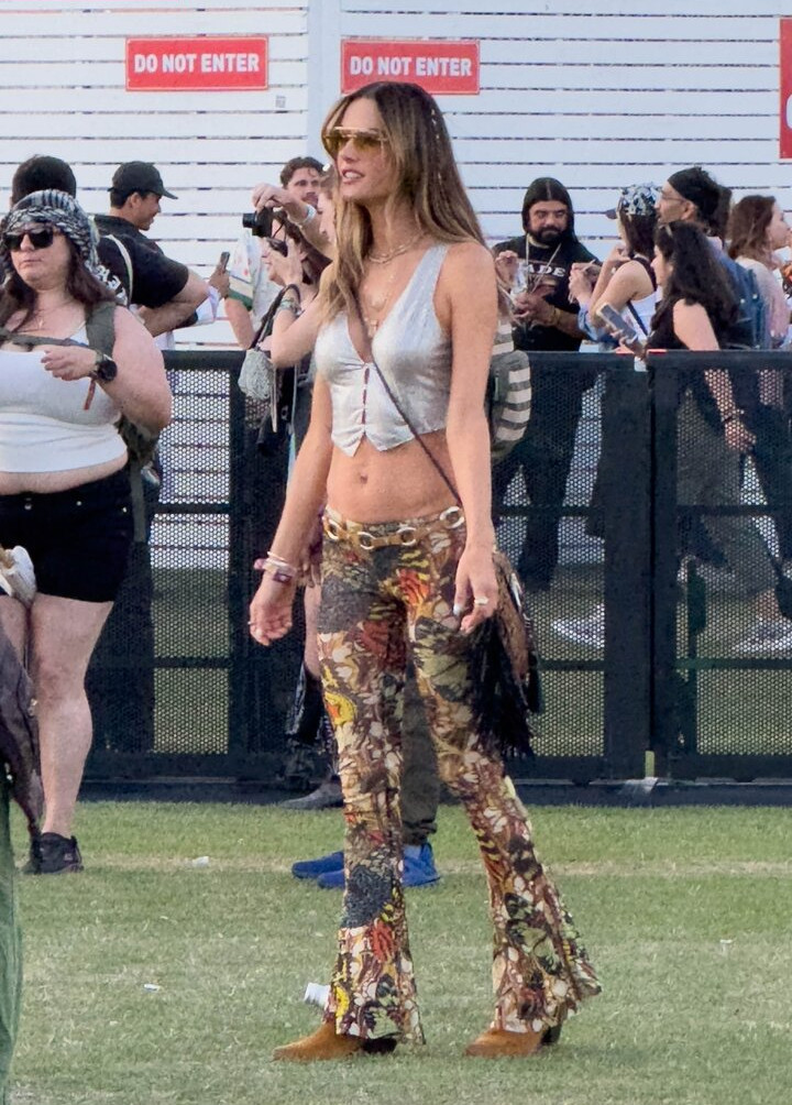 alessandra-ambrosio gallery photo #1255