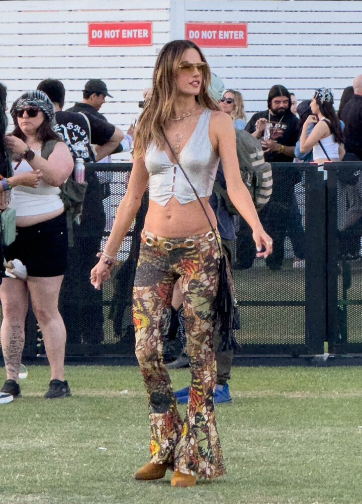 alessandra-ambrosio gallery photo #1256