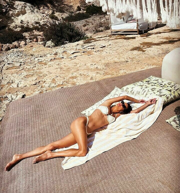 alessandra-ambrosio gallery photo #1673