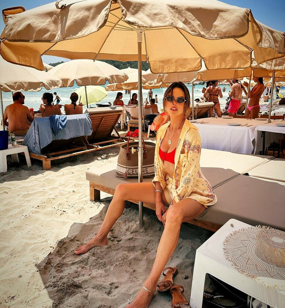 alessandra-ambrosio gallery photo #1725