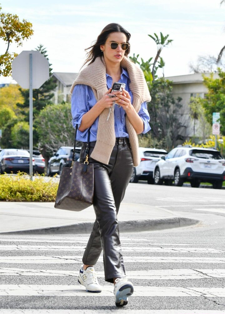 alessandra-ambrosio gallery photo #1865