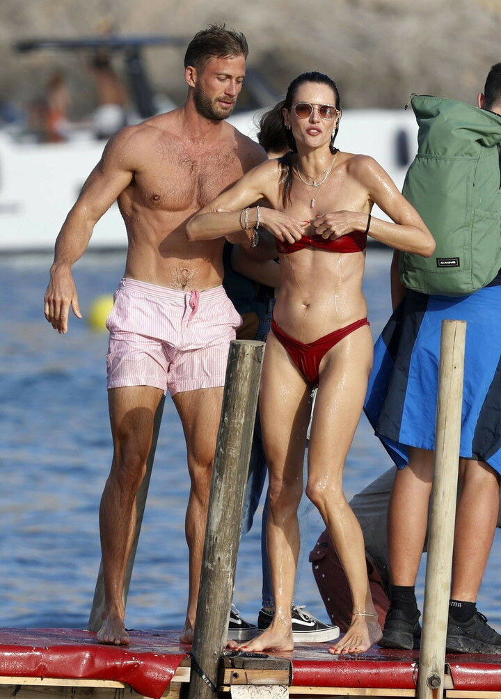 alessandra-ambrosio gallery photo #414