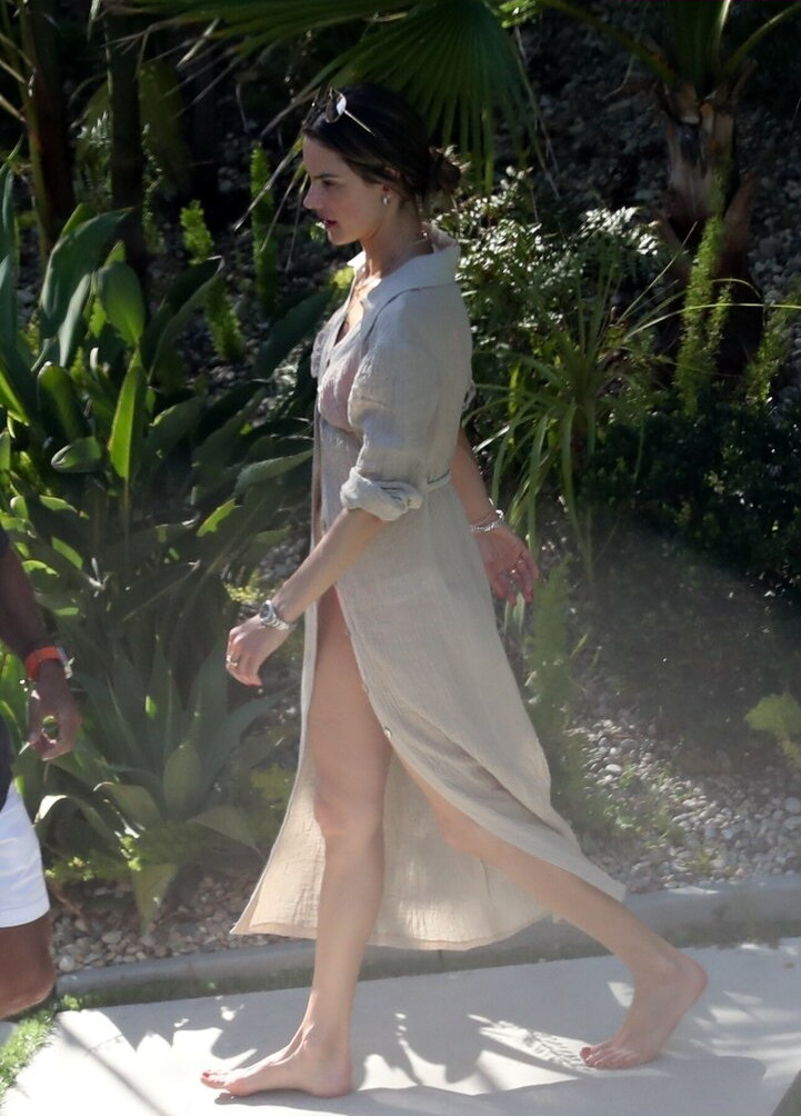 alessandra-ambrosio gallery photo #571