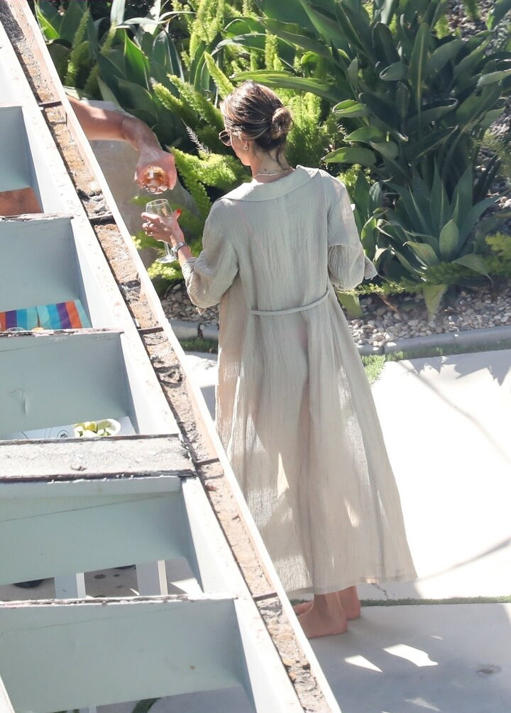 alessandra-ambrosio gallery photo #598