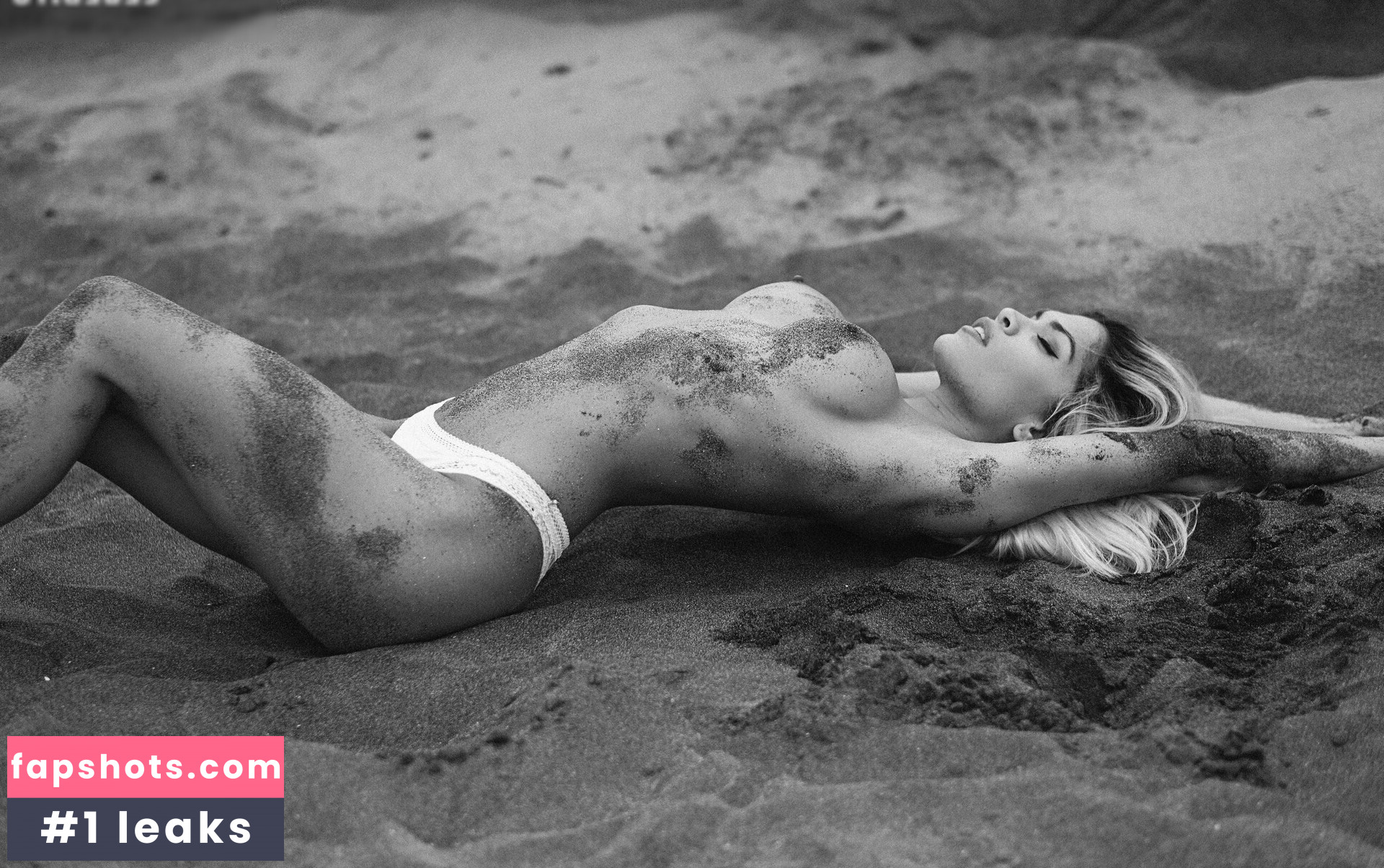 Alessandra Sironi gallery photo #24