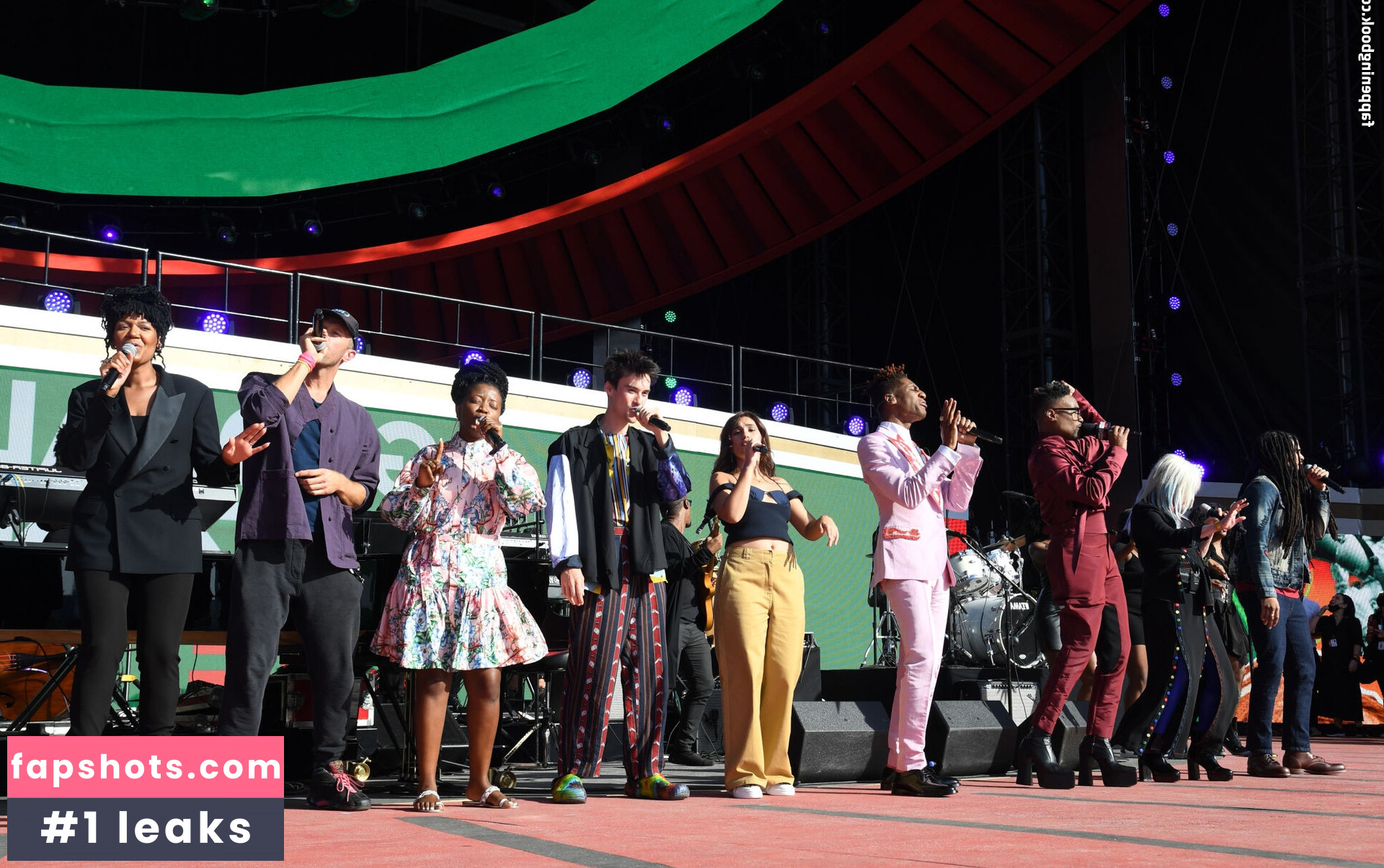 Alessia Cara gallery photo #19