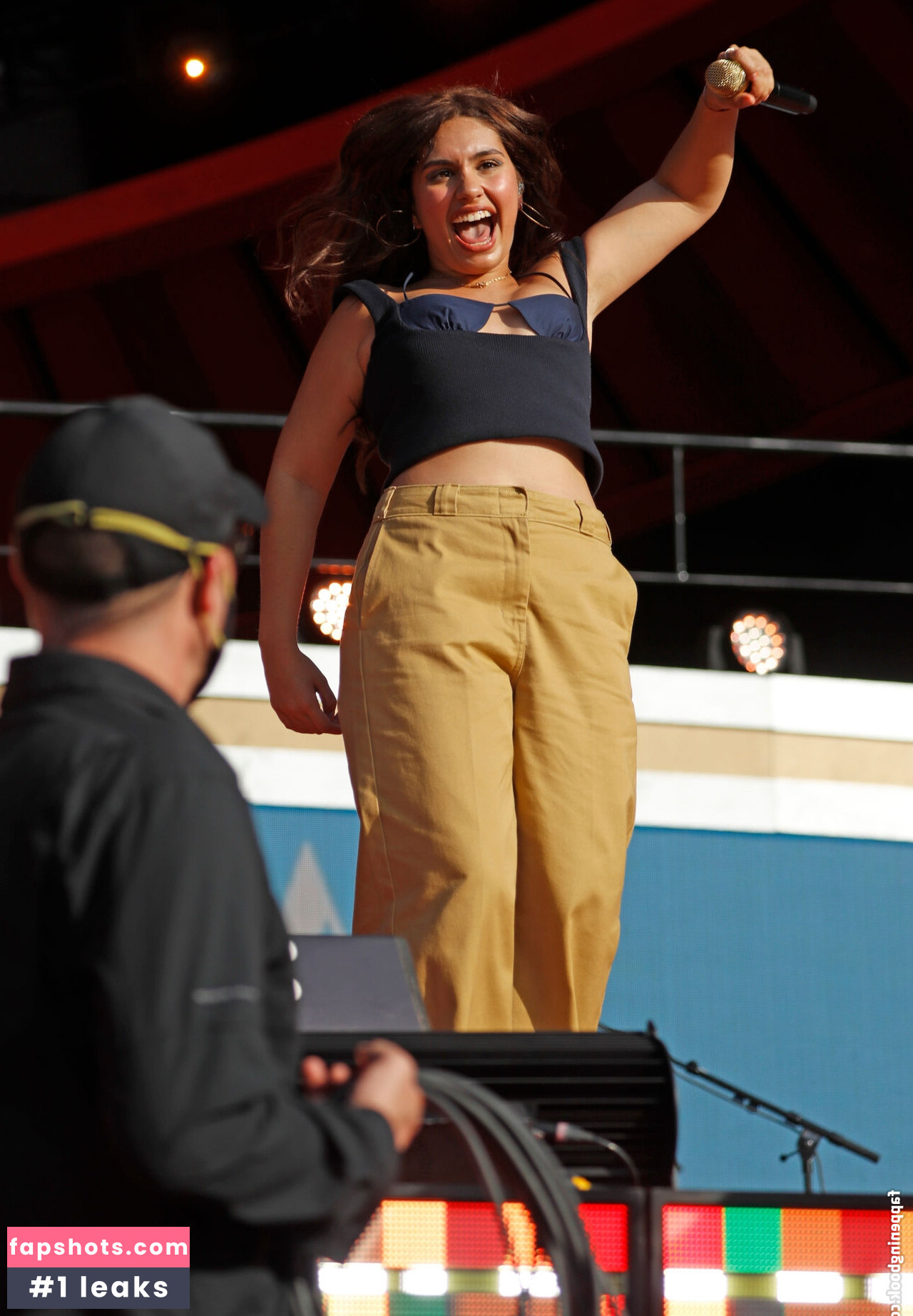 Alessia Cara gallery photo #20