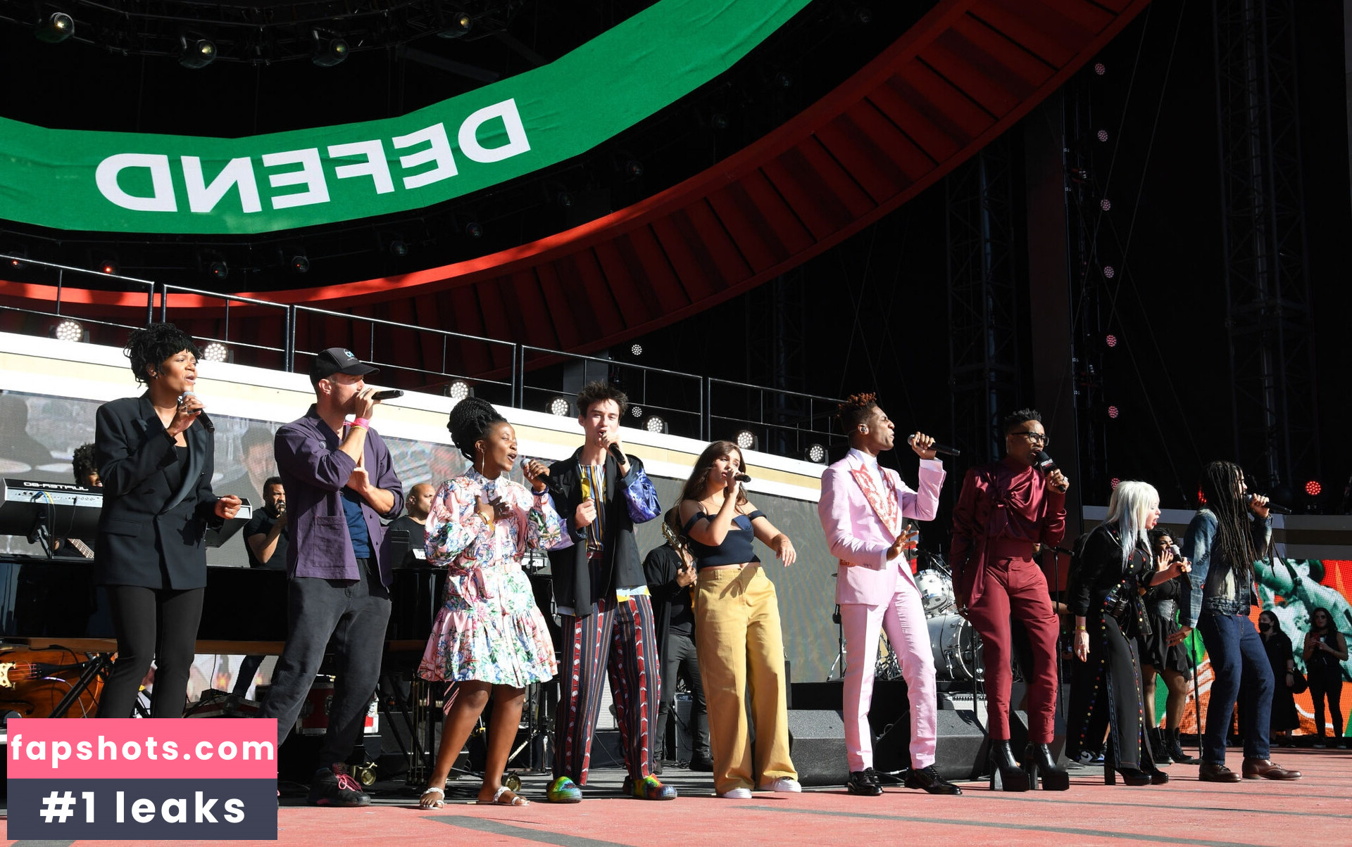 Alessia Cara gallery photo #21