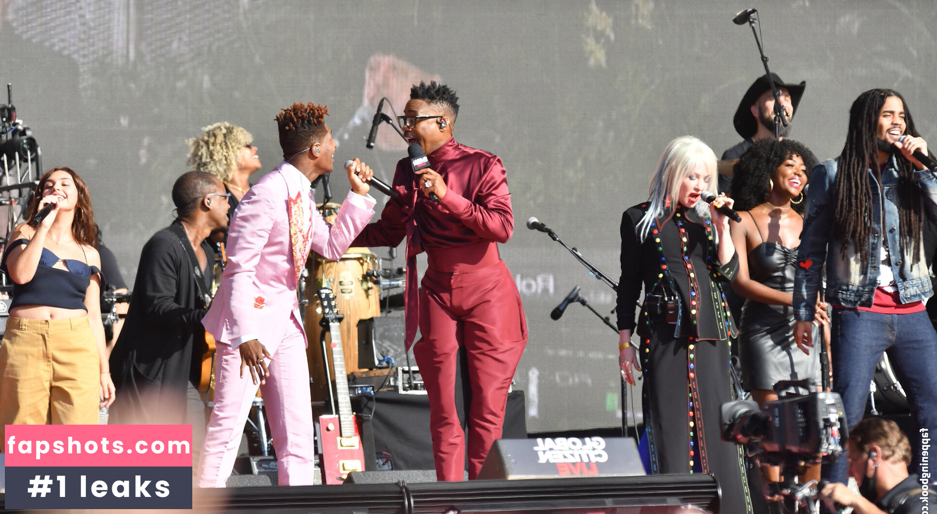 Alessia Cara gallery photo #23