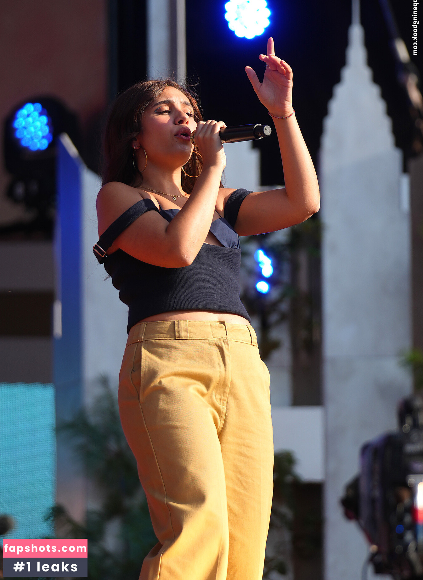 Alessia Cara gallery photo #25