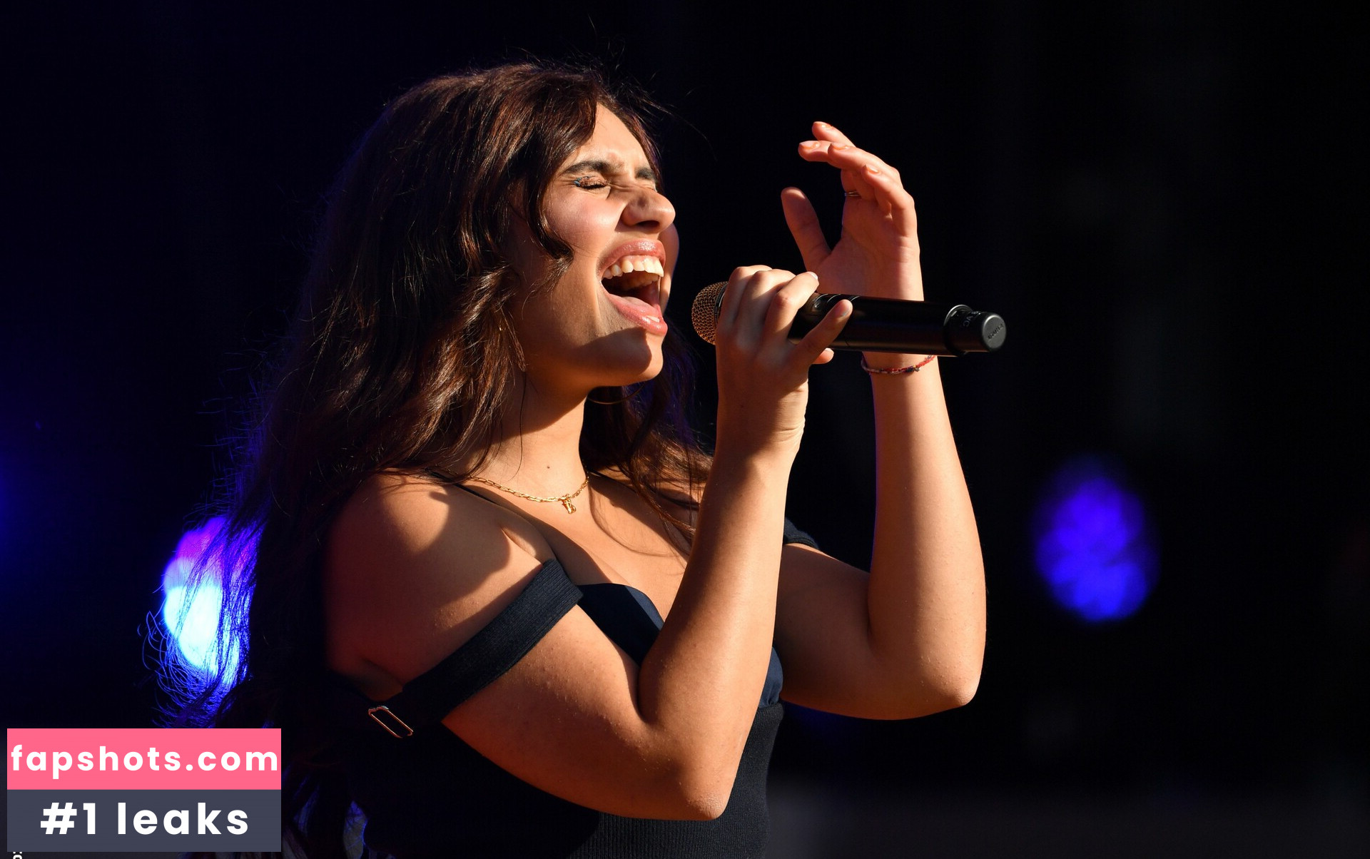 Alessia Cara gallery photo #26