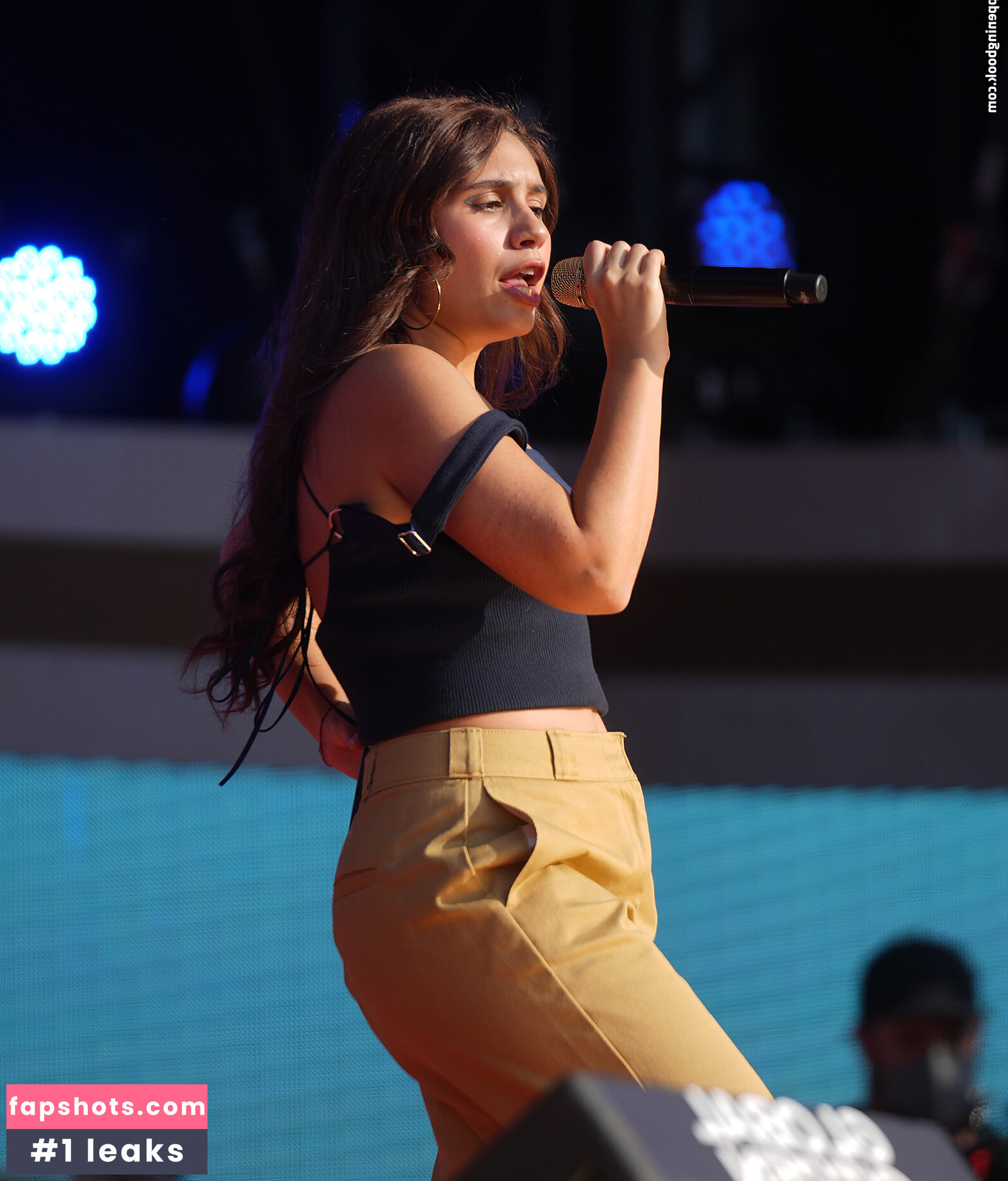 Alessia Cara gallery photo #27