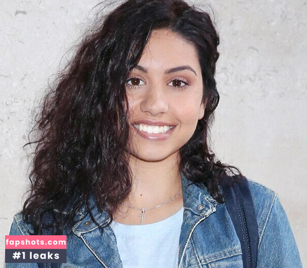 Alessia Cara gallery photo #4