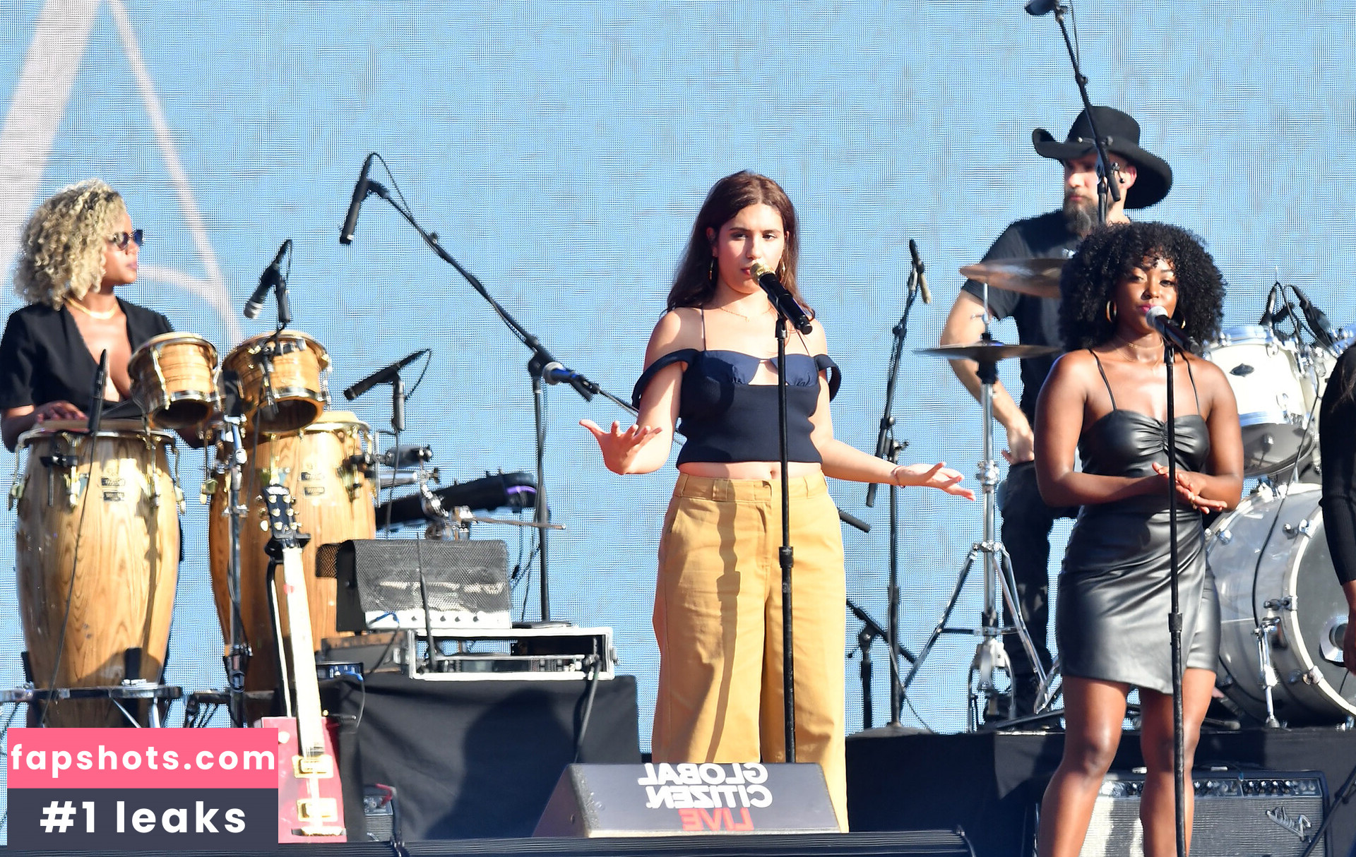 Alessia Cara gallery photo #31