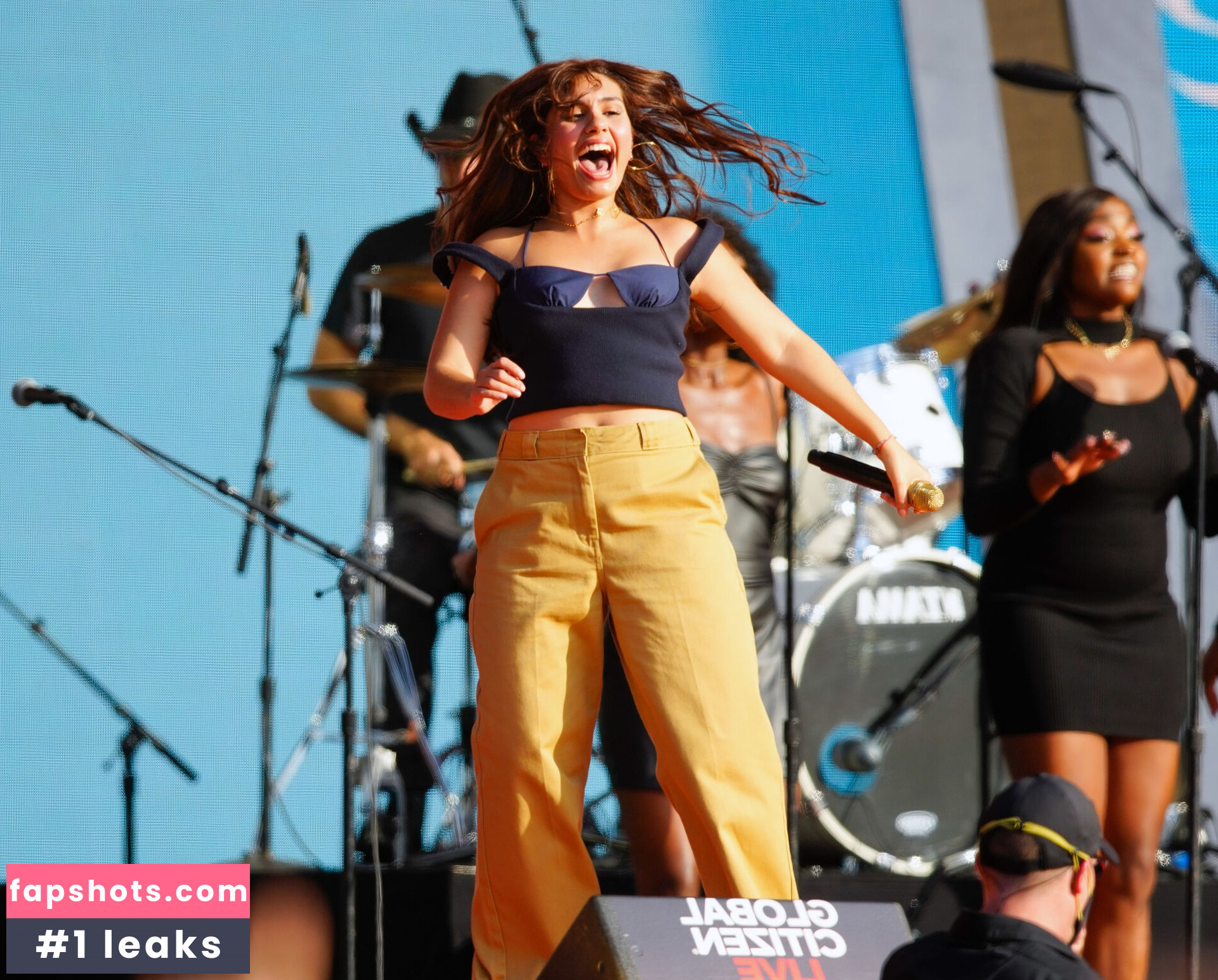 Alessia Cara gallery photo #36