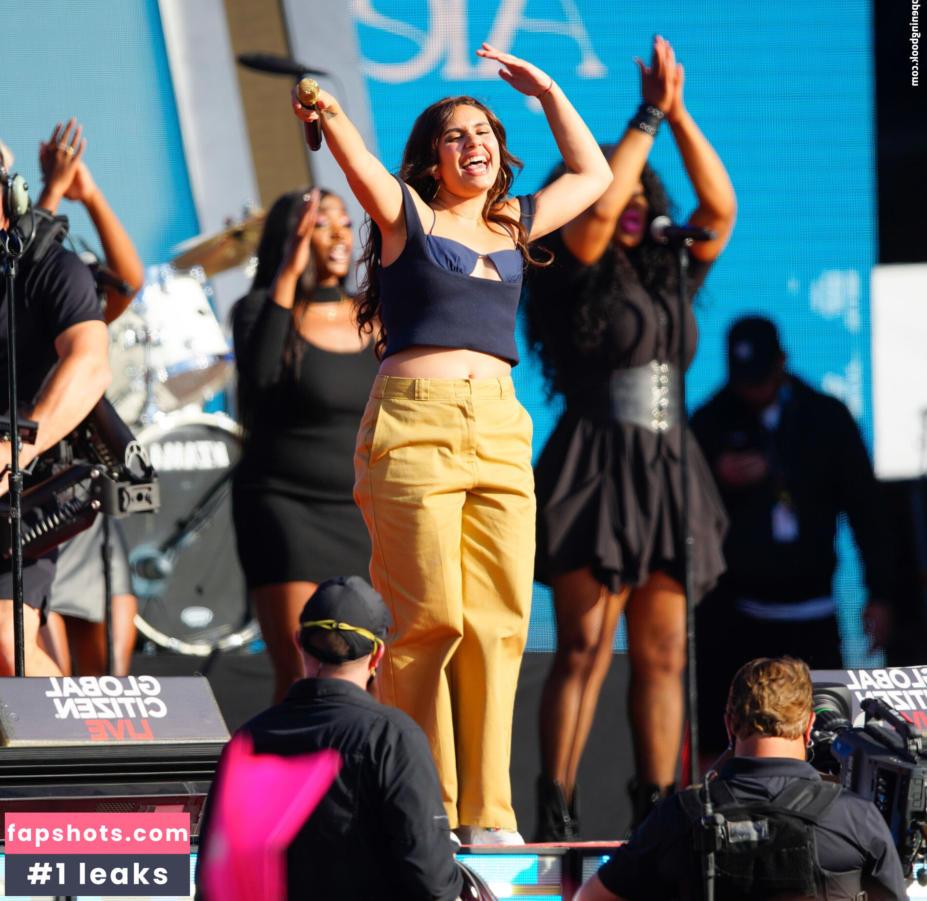 Alessia Cara gallery photo #37