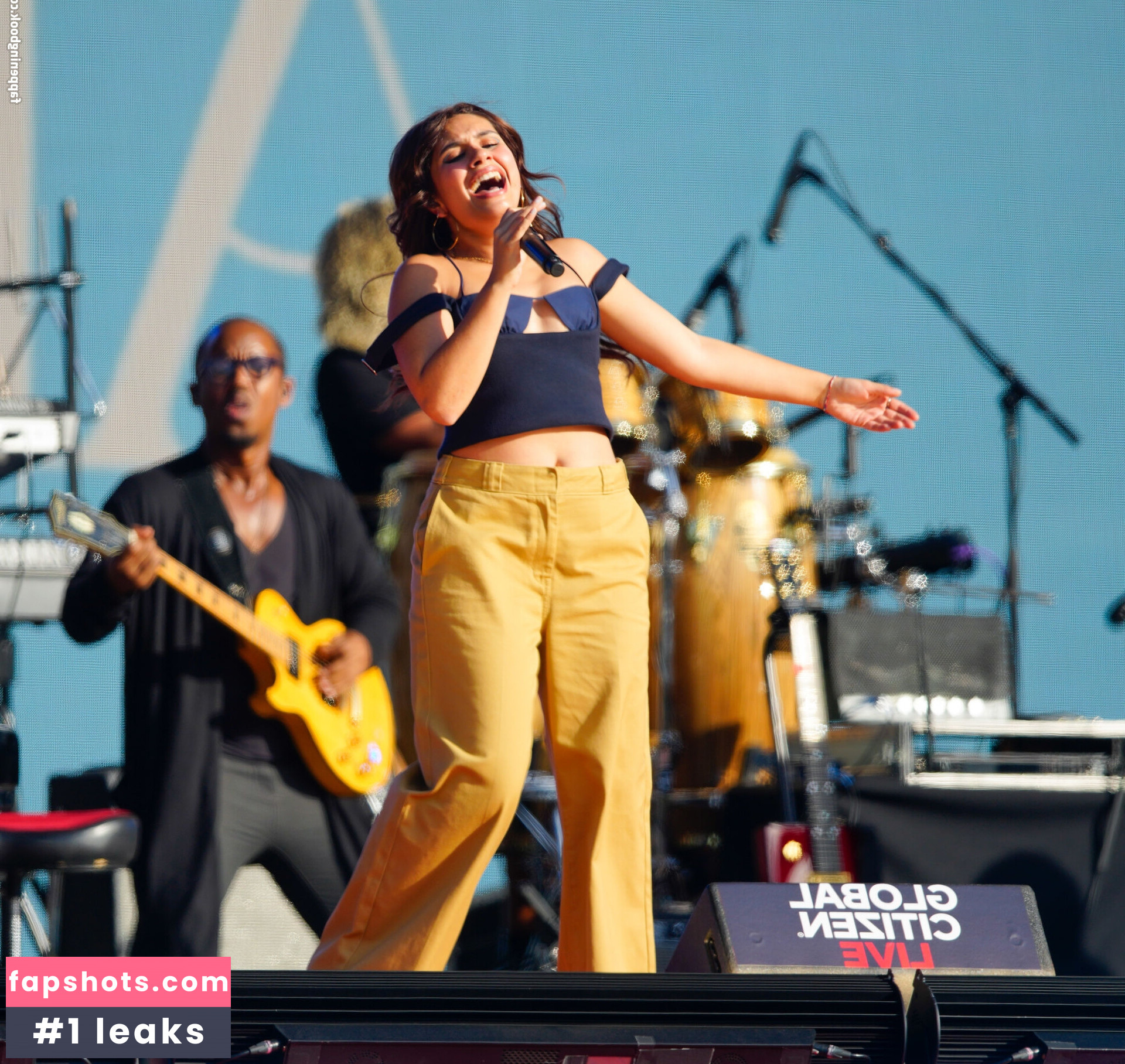 Alessia Cara gallery photo #51