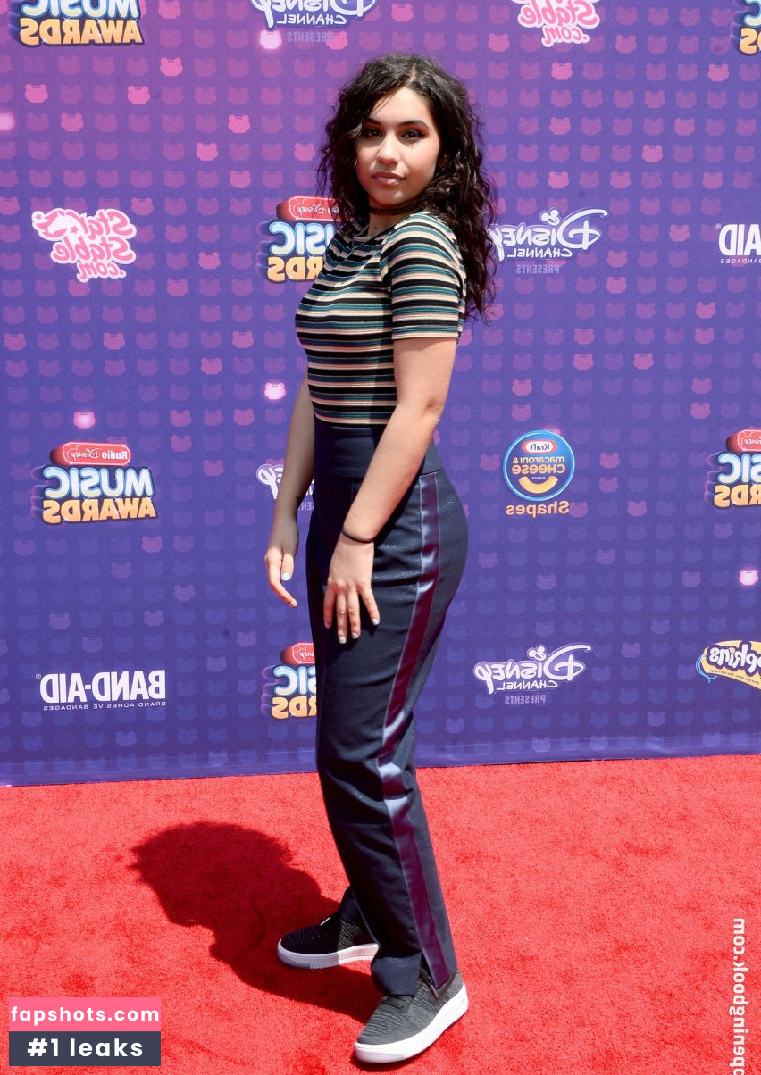 Alessia Cara gallery photo #71
