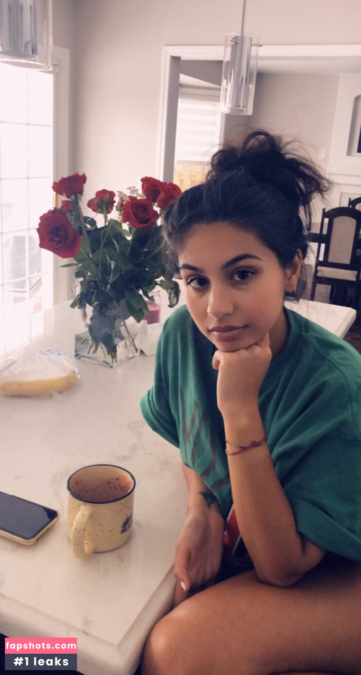 Alessia Cara gallery photo #10