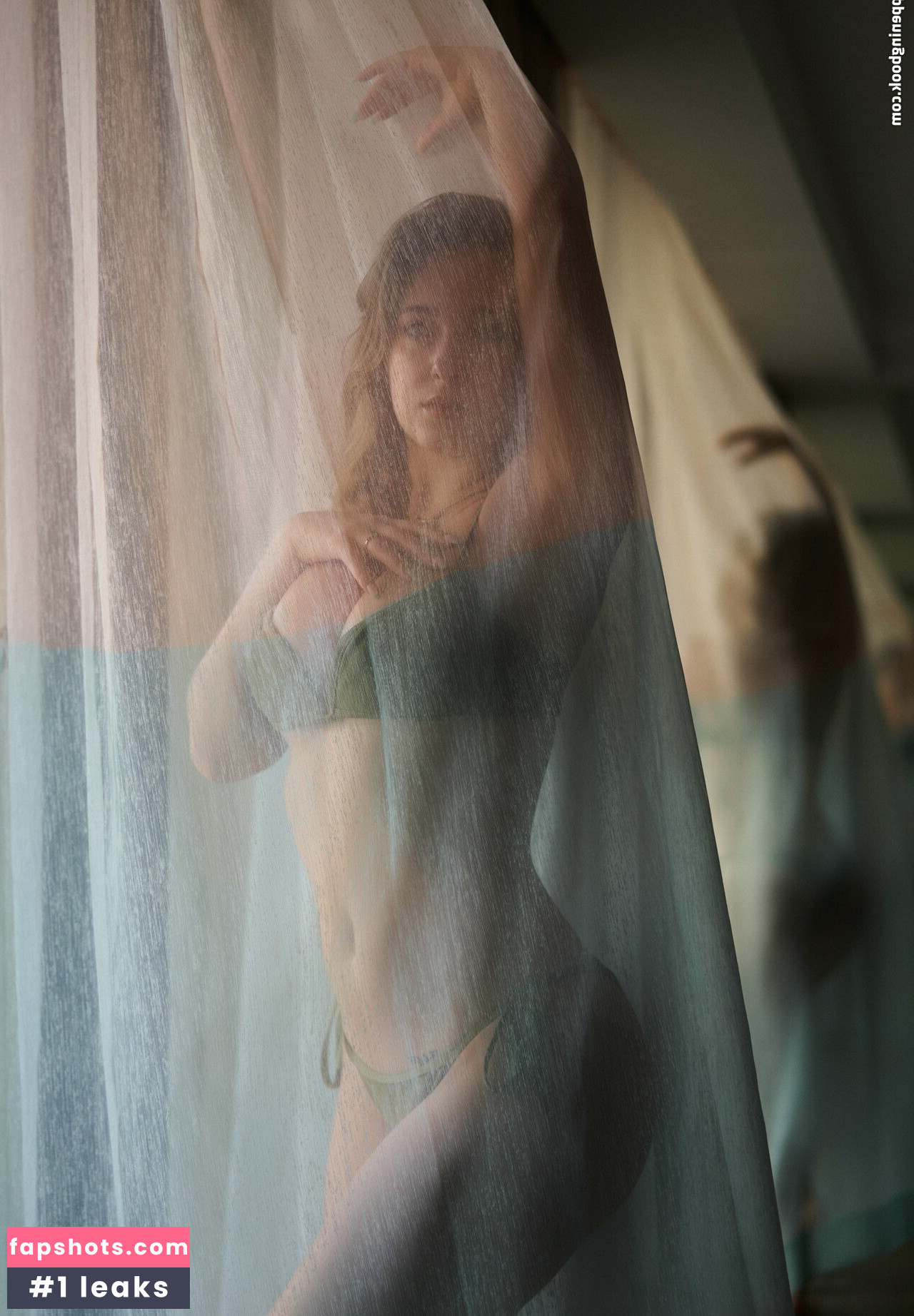 Alessia Medina gallery photo #11