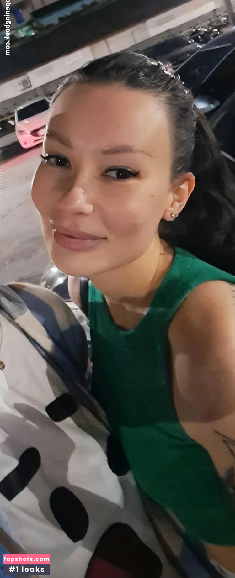 Alesya Vidnova Pena gallery photo #2