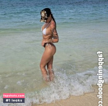 Alesya Vidnova Pena gallery photo #32