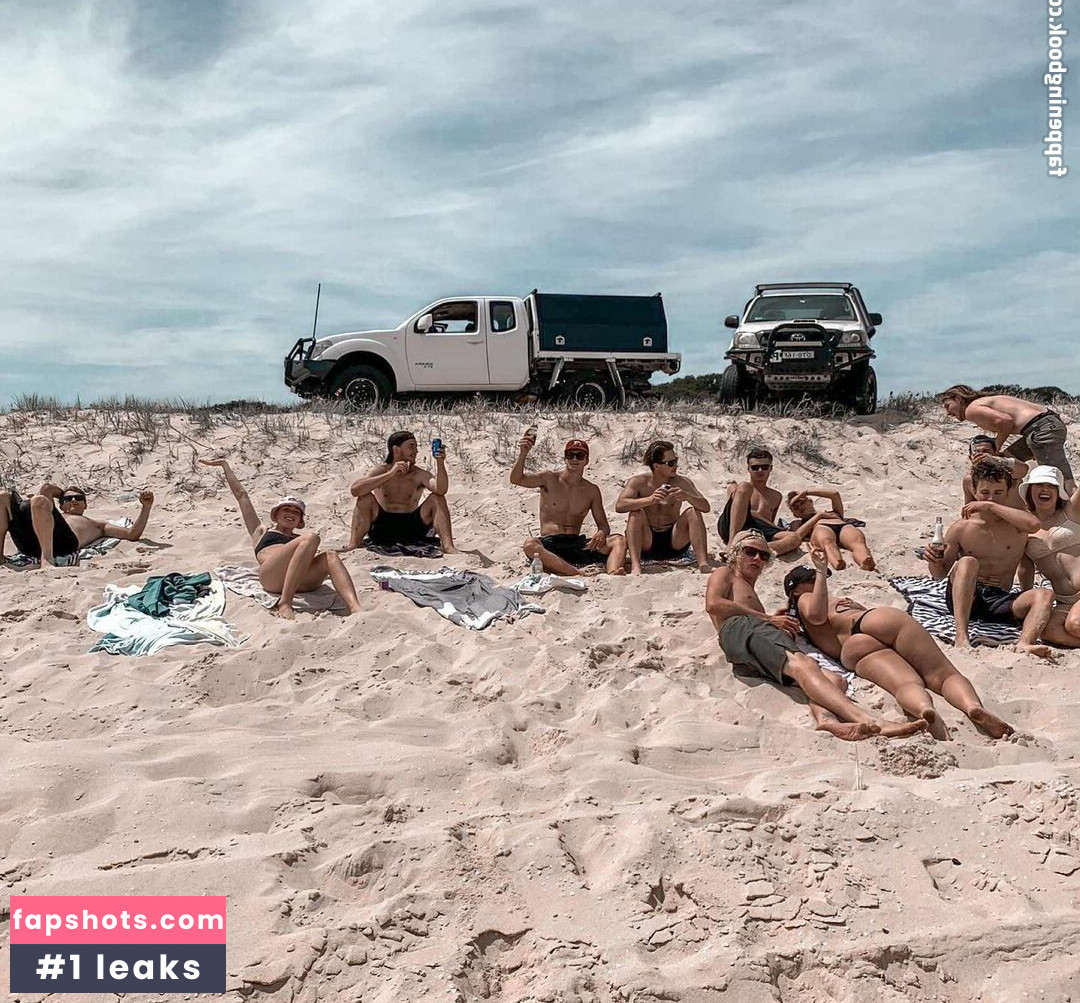 Alex Andrews gallery photo #2