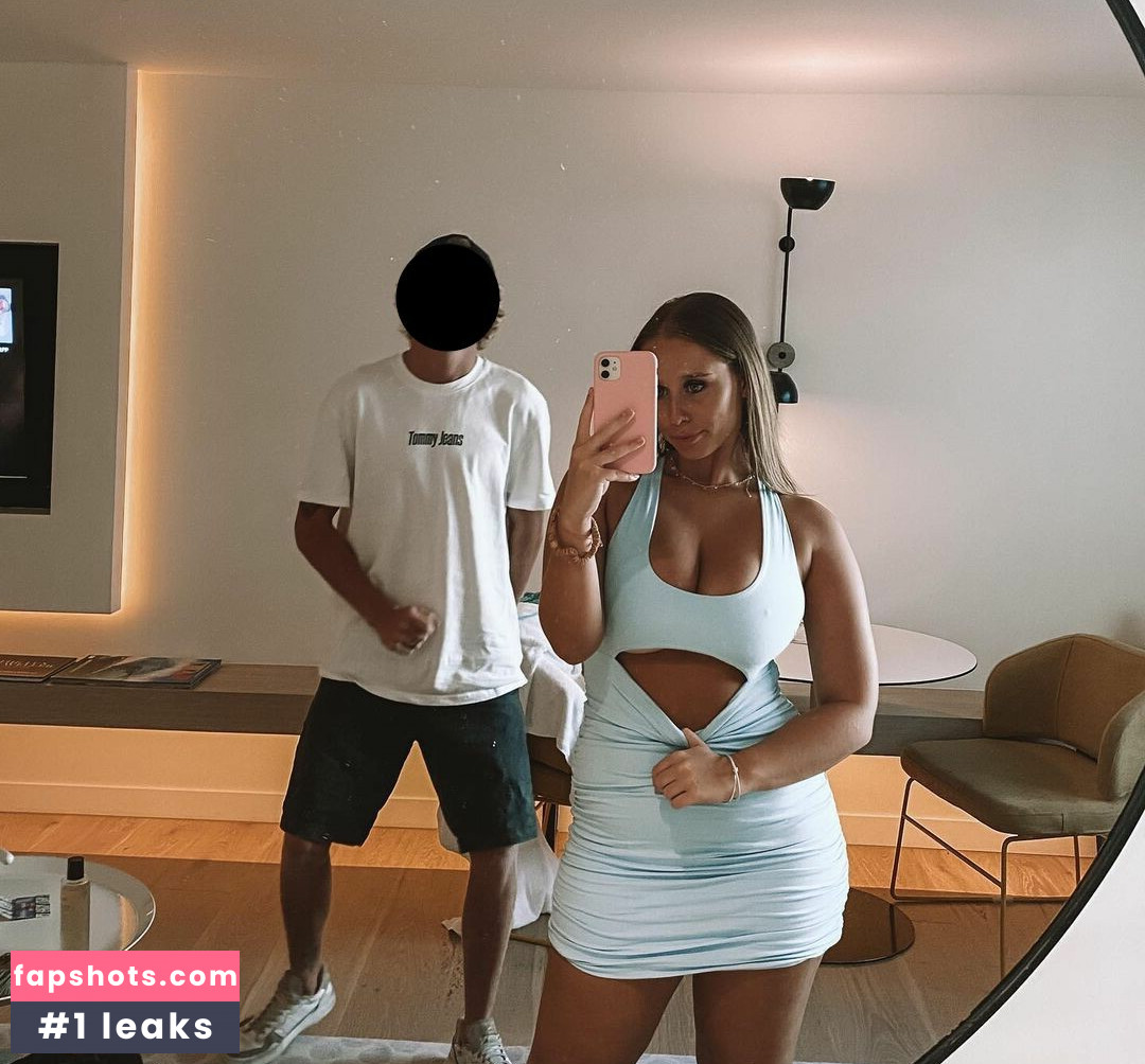 Alex Andrews gallery photo #44