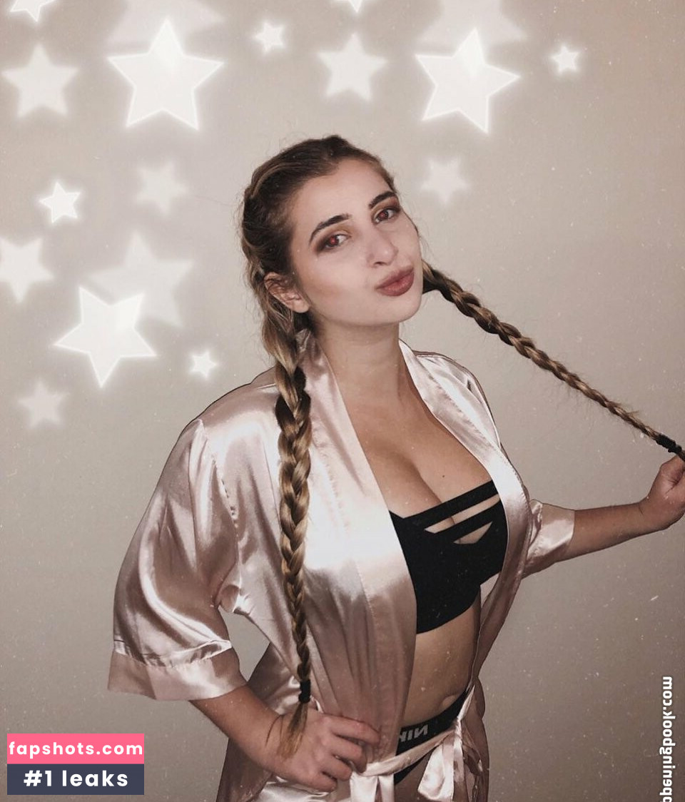 Alex B gallery photo #19