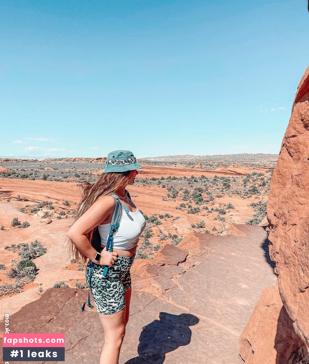 Alex B gallery photo #23