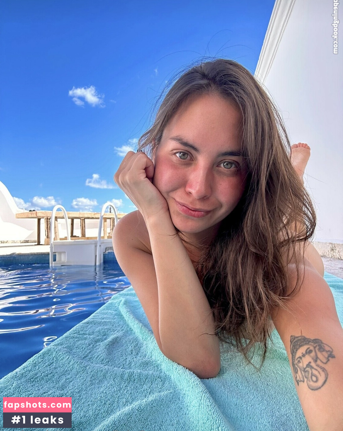 Alex Chov gallery photo #16