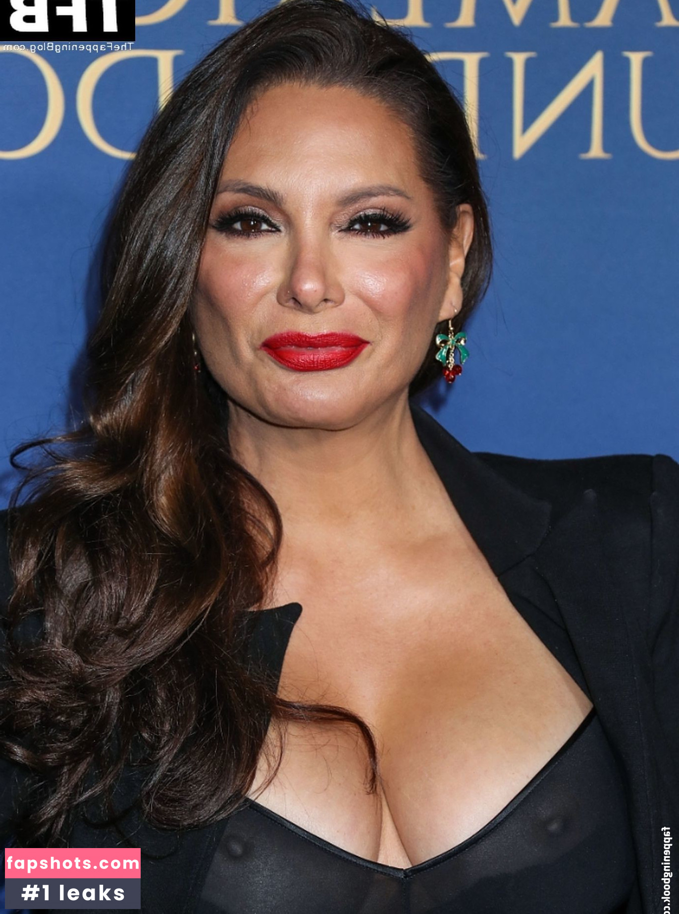 Alex Meneses gallery photo #11