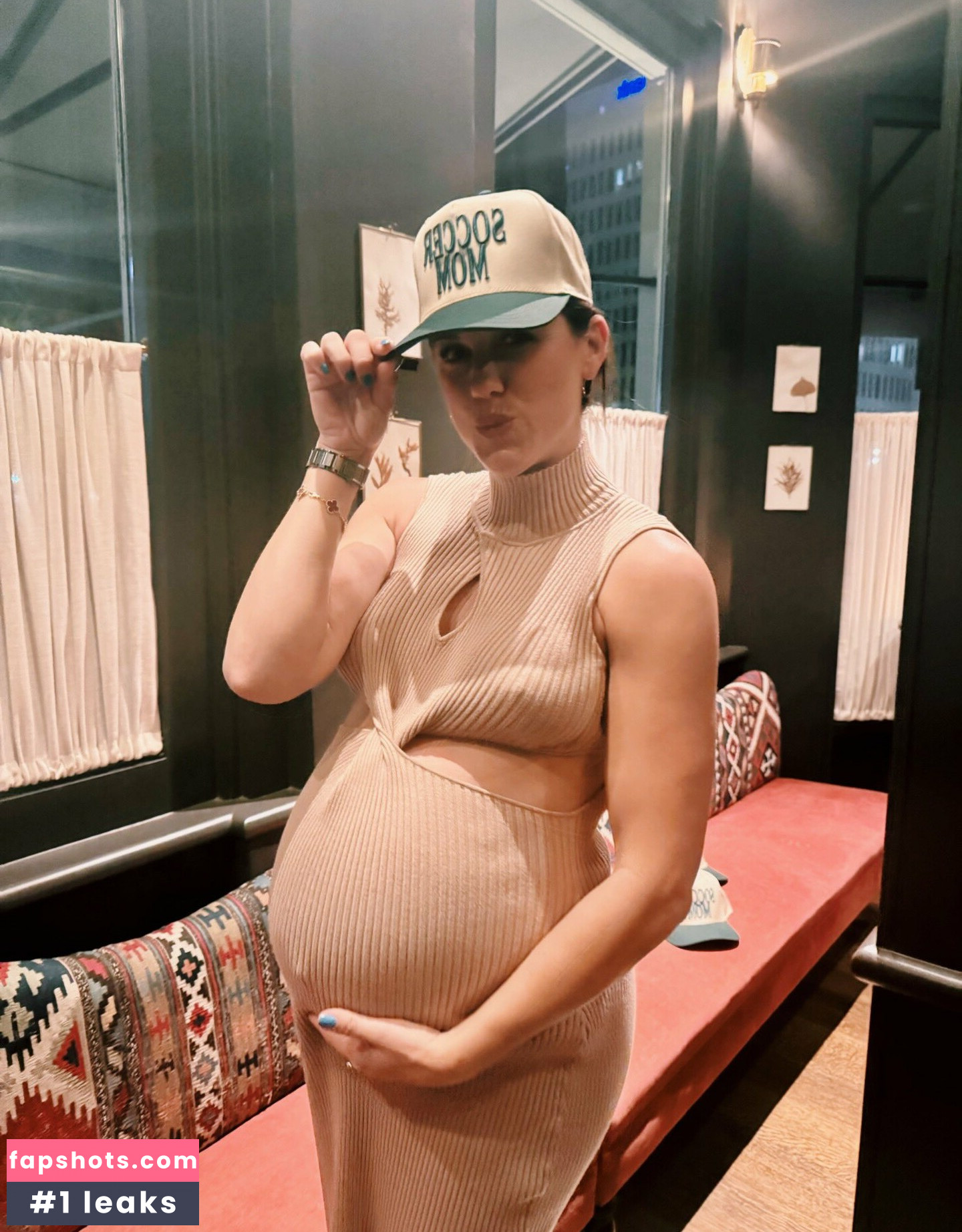 Alex Morgan gallery photo #12