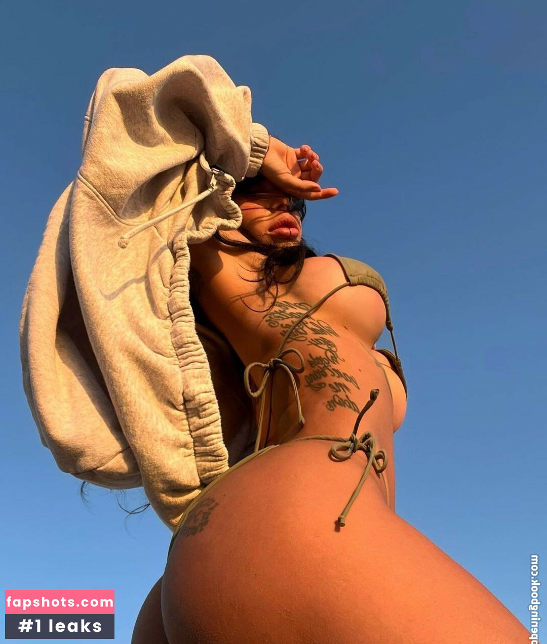 Alex Mucci gallery photo #275