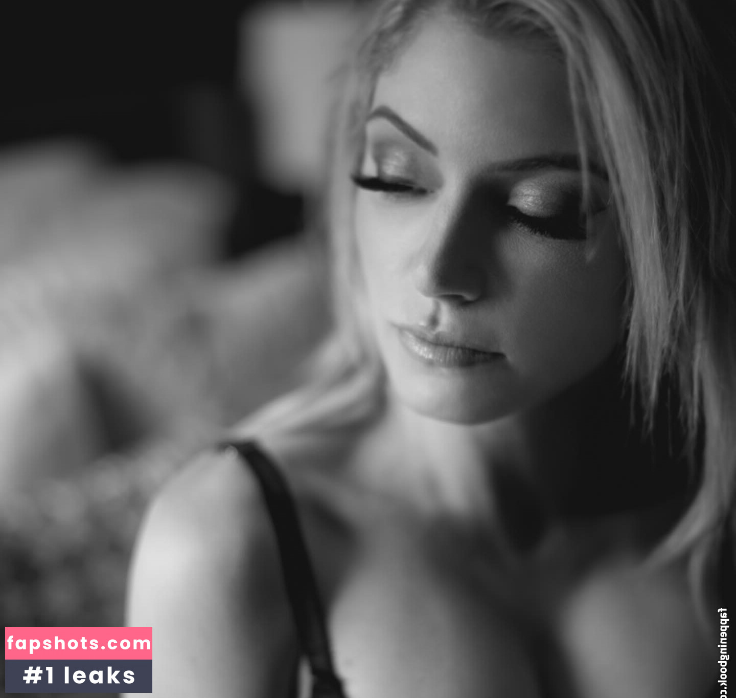 Alexa Bliss nude babe gallery