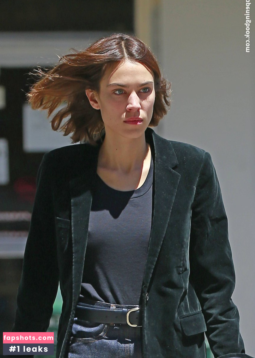 Alexa Chung gallery photo #54