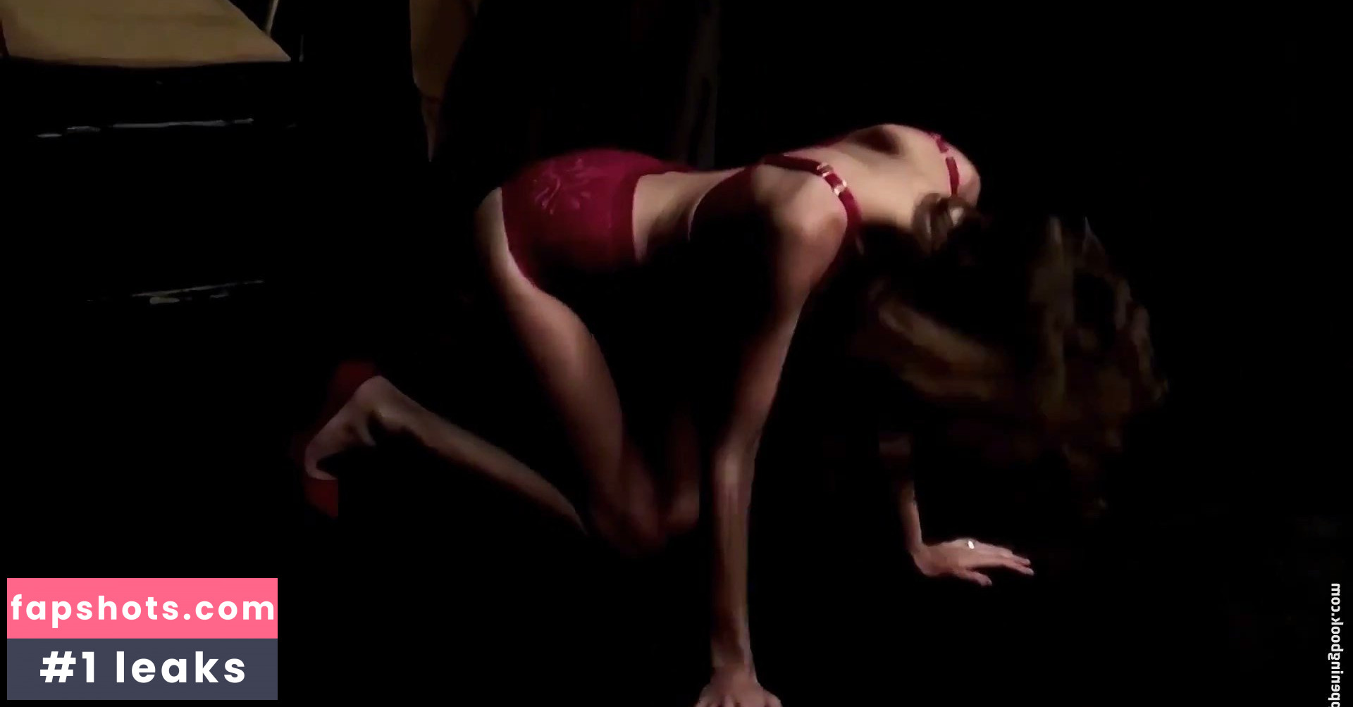 Alexa Chung gallery photo #62