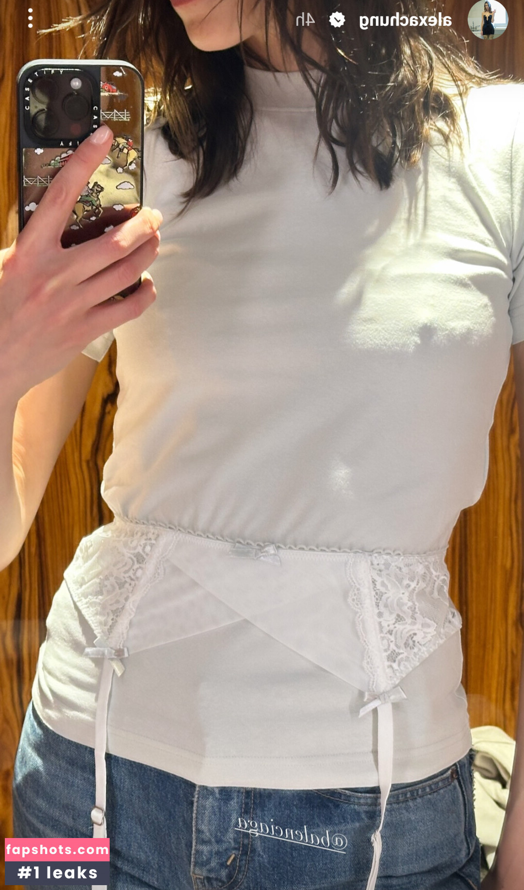 Alexa Chung gallery photo #8