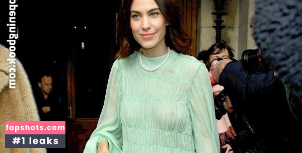 Alexa Chung gallery photo #10