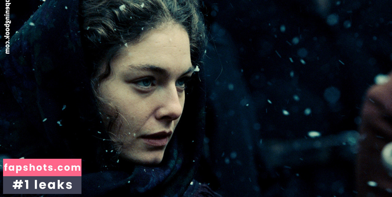 Alexa Davalos gallery photo #33