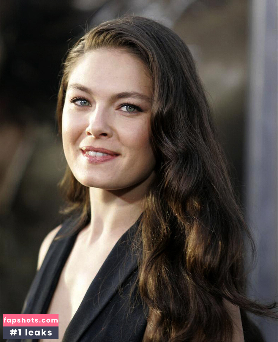 Alexa Davalos gallery photo #41
