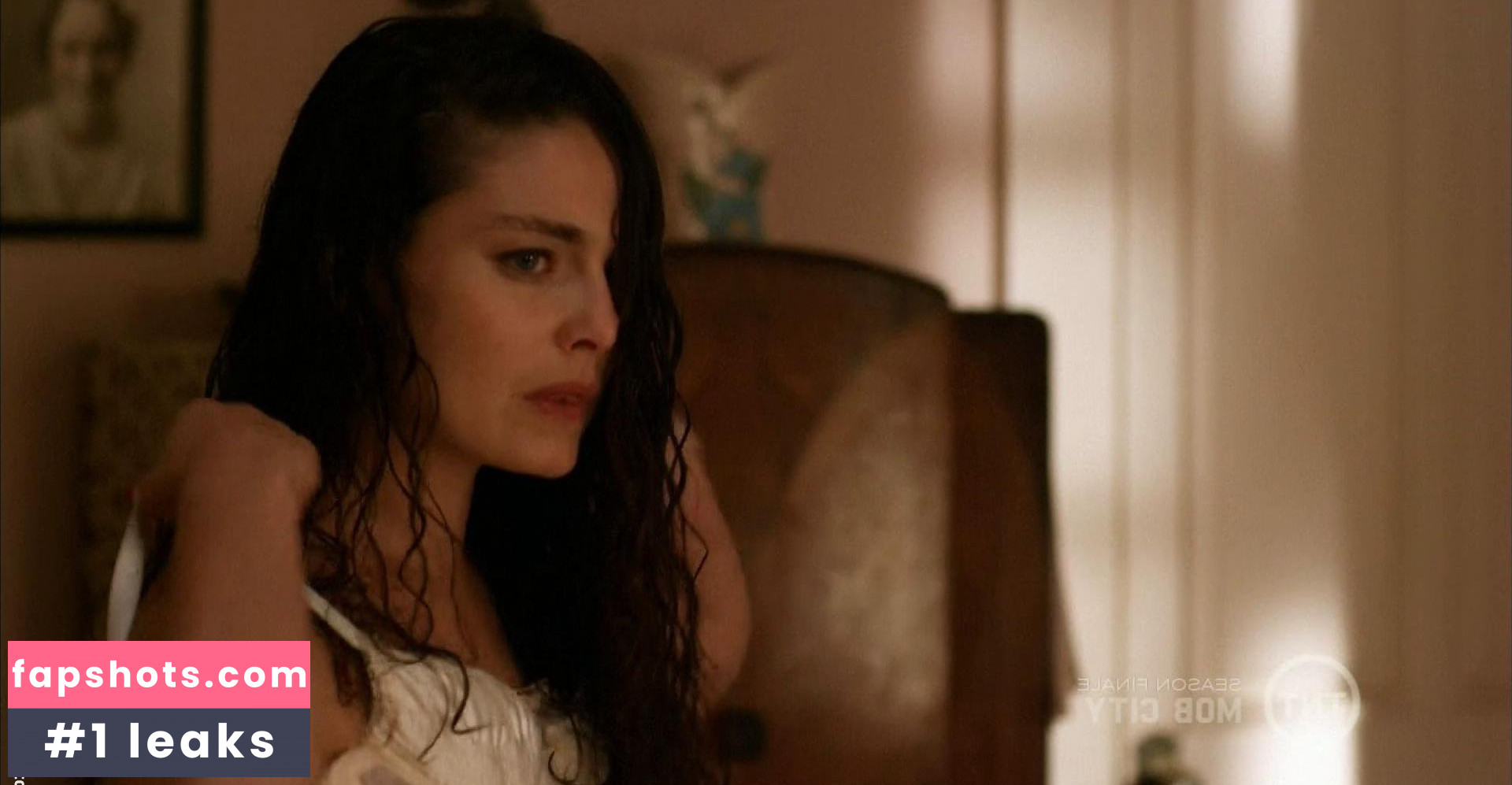 Alexa Davalos gallery photo #45