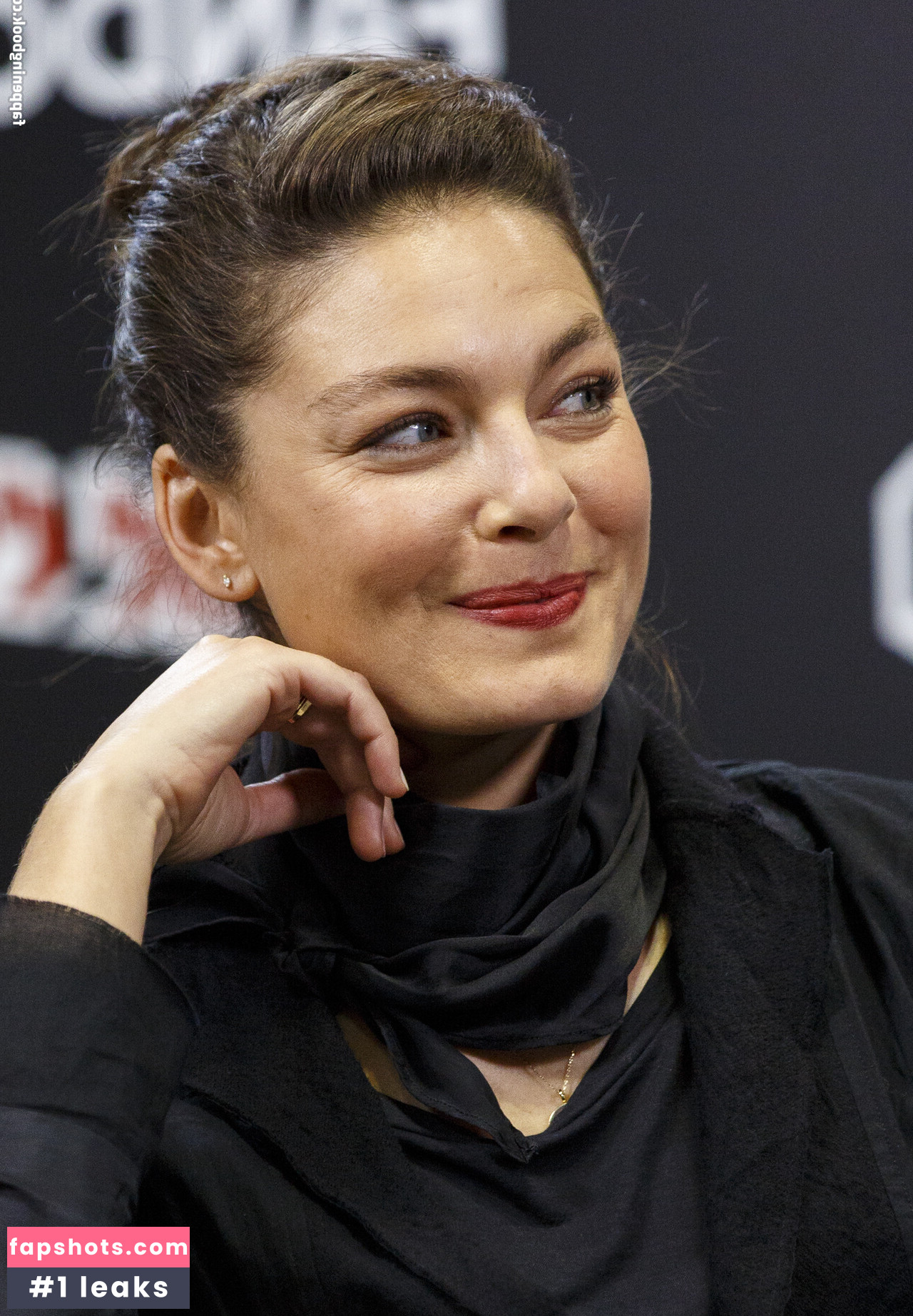 Alexa Davalos gallery photo #7