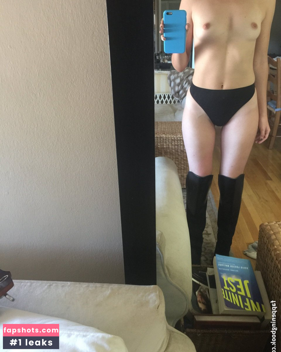 Alexa Nikolas gallery photo #15