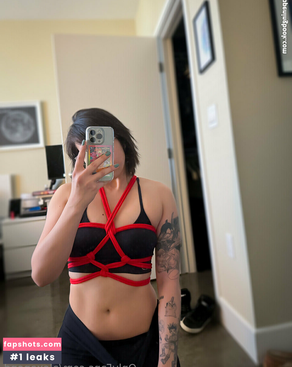 Alexa Pond gallery photo #32