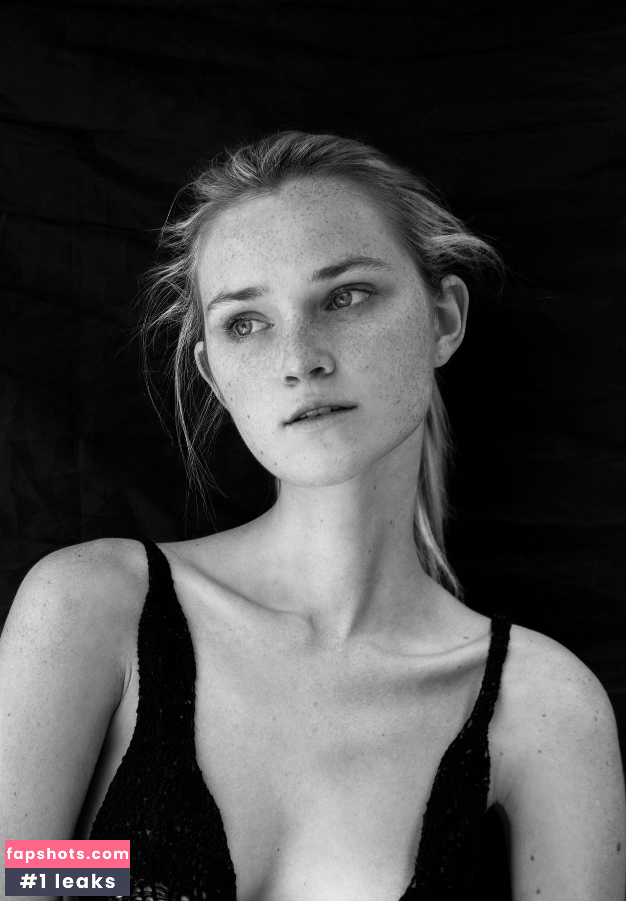 Alexa Reynen gallery photo #19