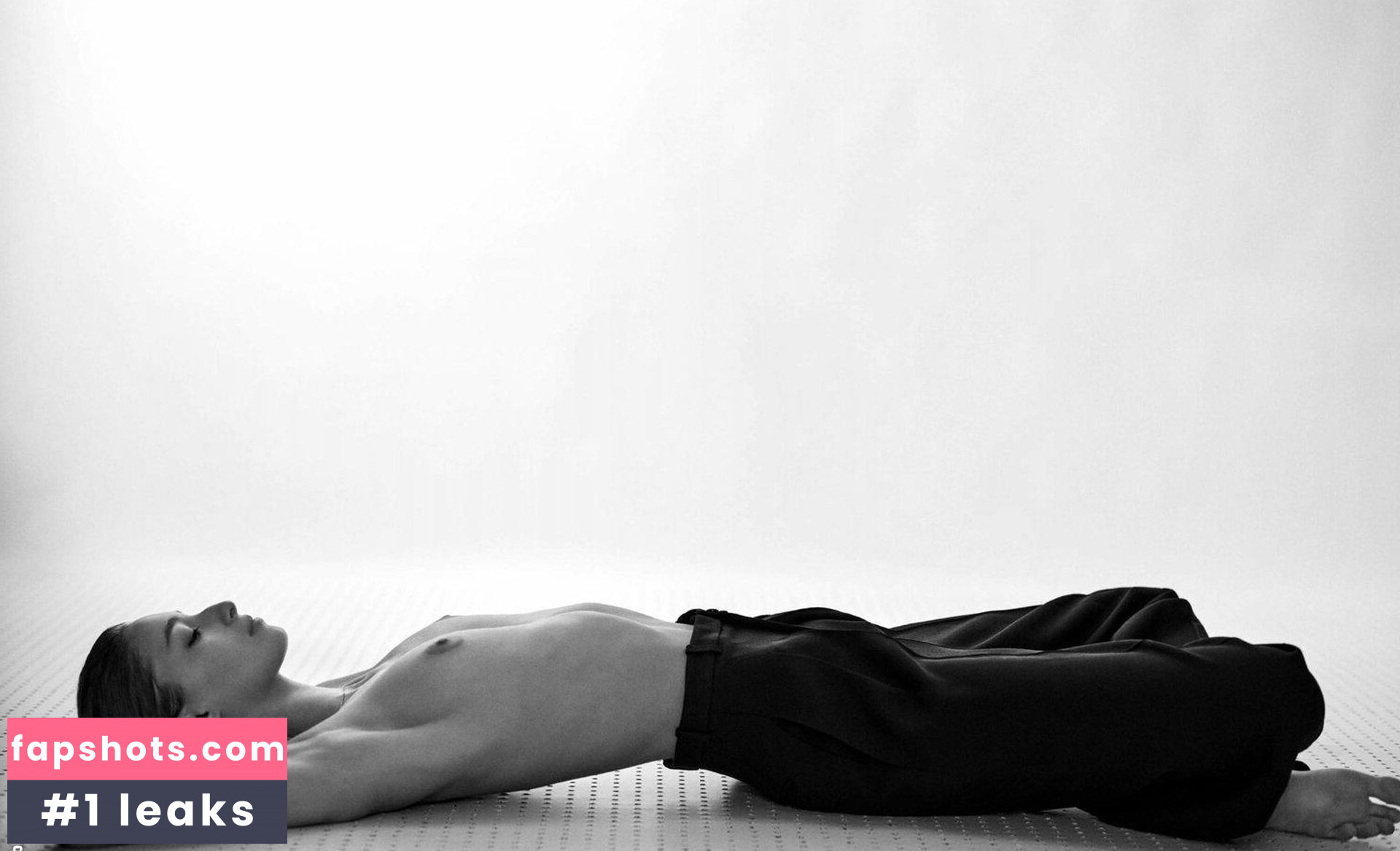 Alexandra Agoston gallery photo #3