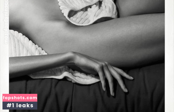 Alexandra Agoston gallery photo #23