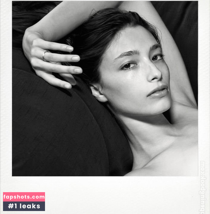 Alexandra Agoston gallery photo #24