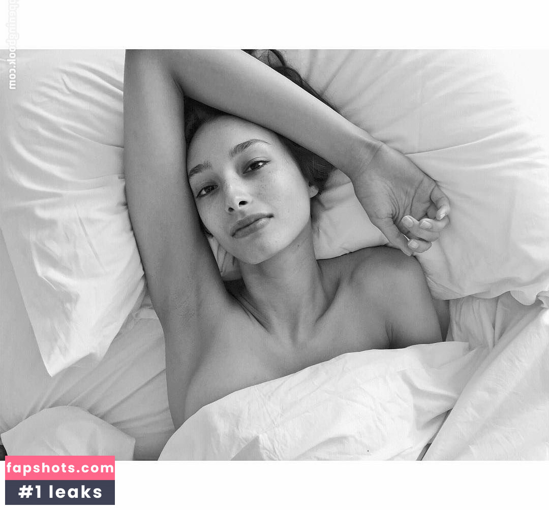 Alexandra Agoston gallery photo #28